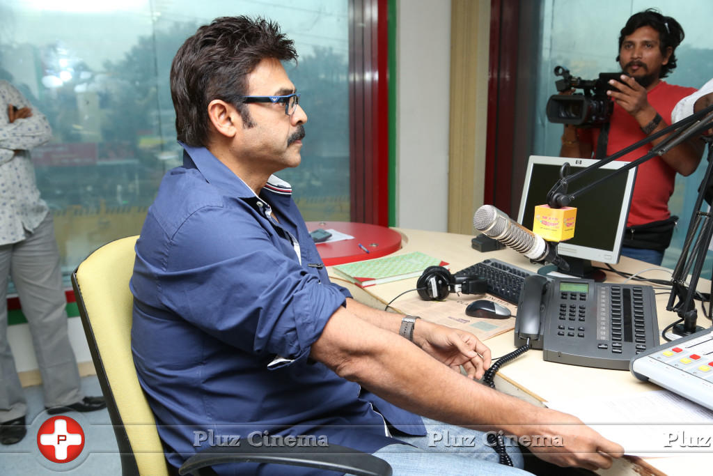 Venkatesh - Venkatesh Promotes Masala at Radio Mirchi Photos | Picture 635725